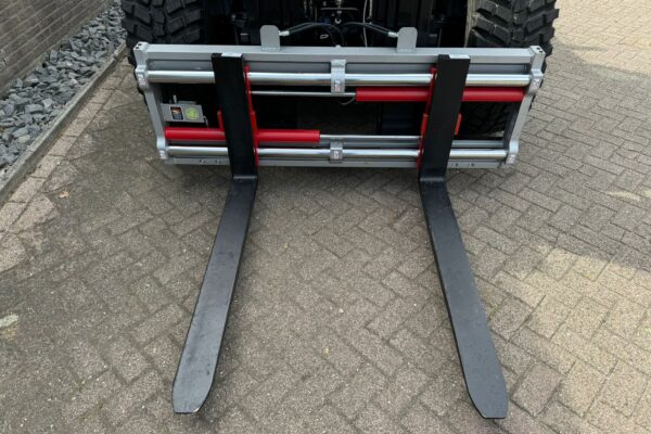 almat-manitou-vork-zwart_1726478202