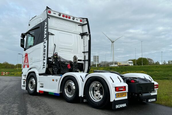 almat-scania-vrachtwagen-achterkant_1726477480