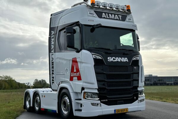 almat-scania-vrachtwagen-linksvoor_1726477493
