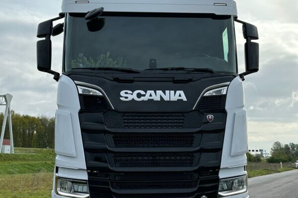 almat-scania-vrachtwagen-voorkant_1726477467