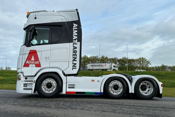 almat-scania-vrachtwagen-zijkant_1726477436