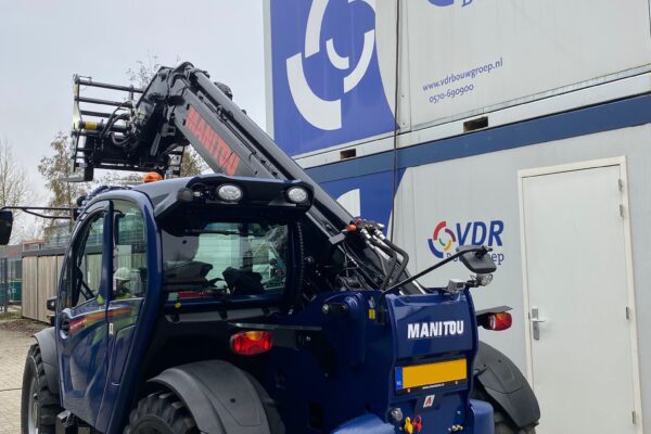 manitou-donkerblauw-hoogwerker-achterkant_1726476551