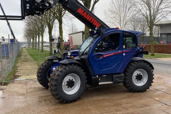 manitou-donkerblauw-zijkant_1726476602